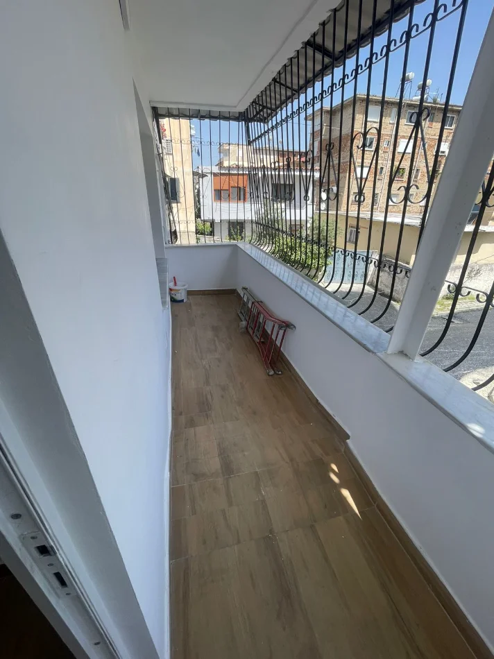 Vlore, jepet me qera apartament 1+1 Kati 2, 365 € 