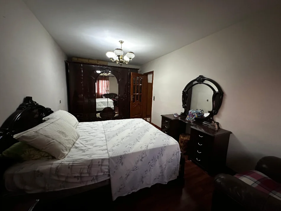 Tirane, jepet me qera Apartament 2+1 Kati 5, 85 m² Çmimi 55.000 Lekë të Reja, (Rruga Fortuzi, Mine Peza, Tiranë.)
