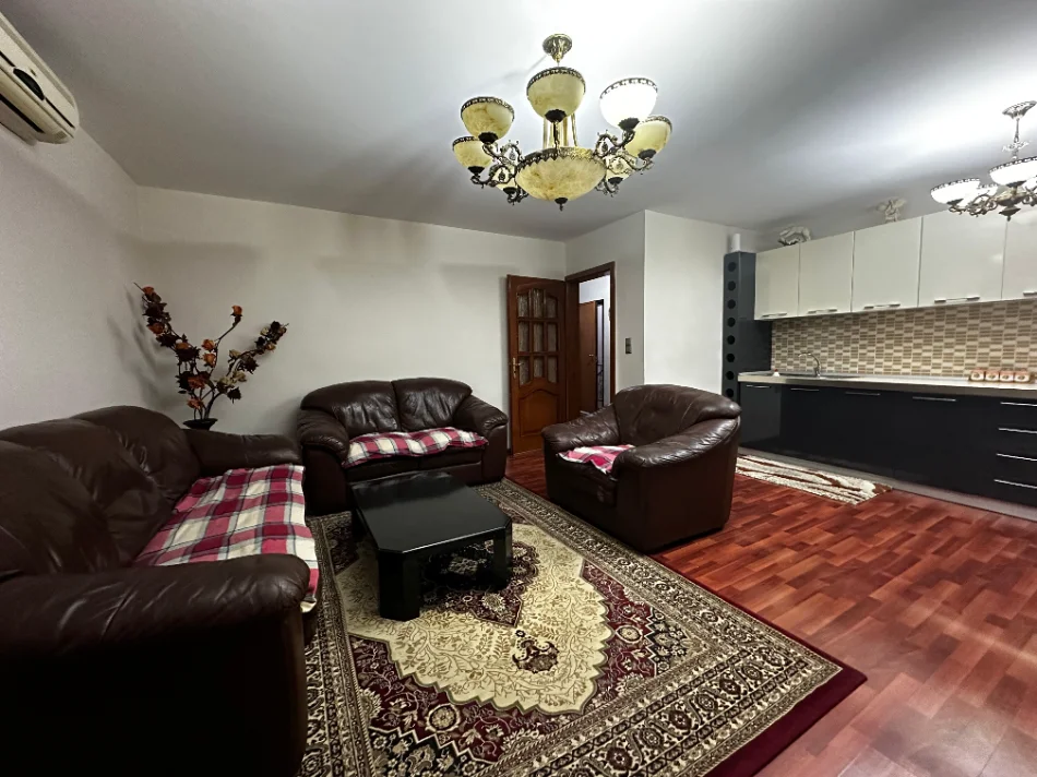 Tirane, jepet me qera Apartament 2+1 Kati 5, 85 m² Çmimi 55.000 Lekë të Reja, (Rruga Fortuzi, Mine Peza, Tiranë.)