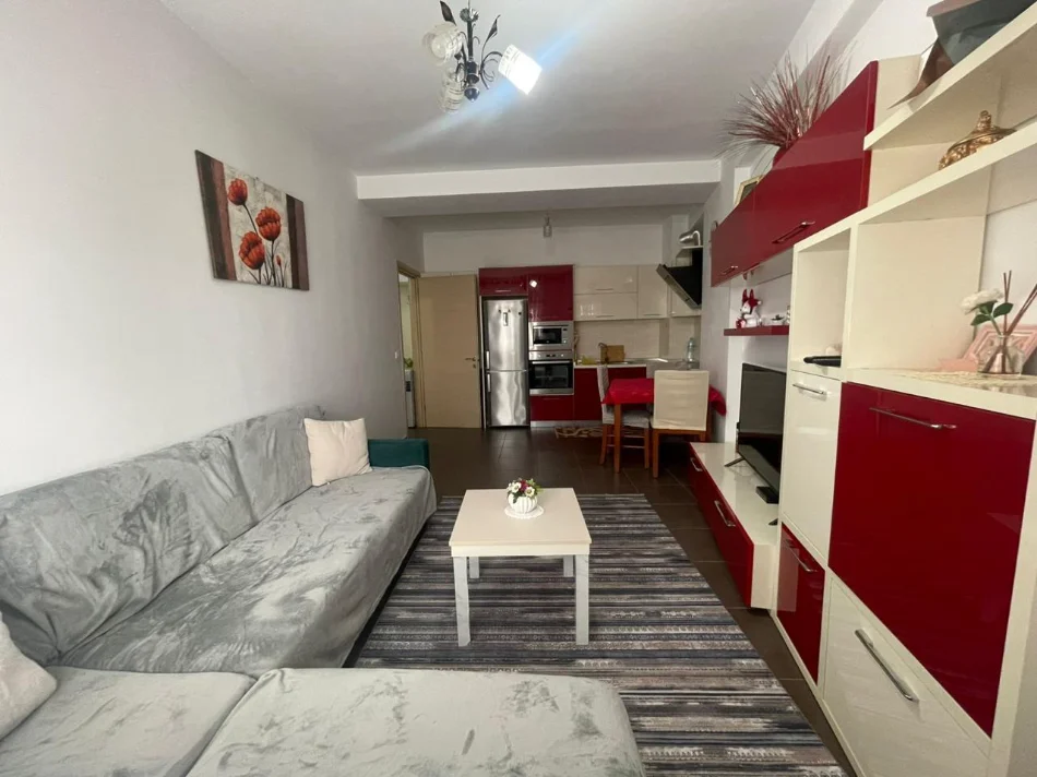 Tirane, jap me qera apartament 2+1+Ballkon Kati 2, 101 m² 550 € (Qytet Studenti)