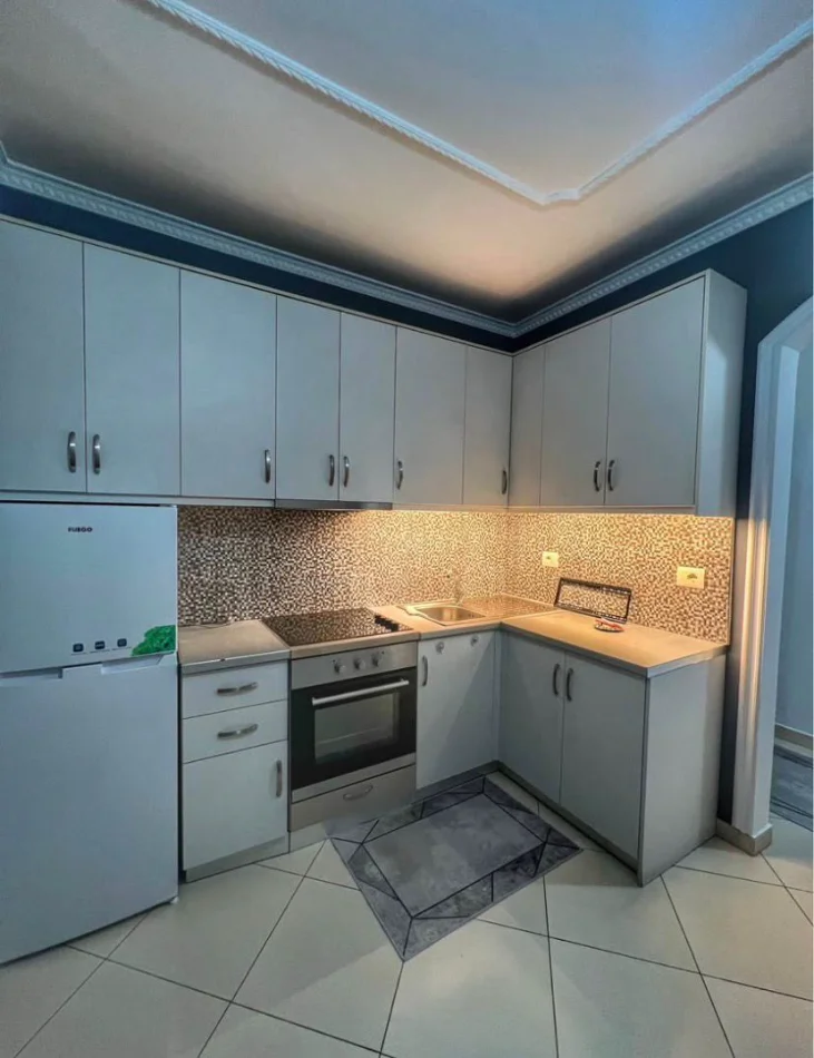 Tirane, jepet me qera apartament 2+1 Kati 2, 95 m² 550 € (RRUGA REXHEP PINARI)