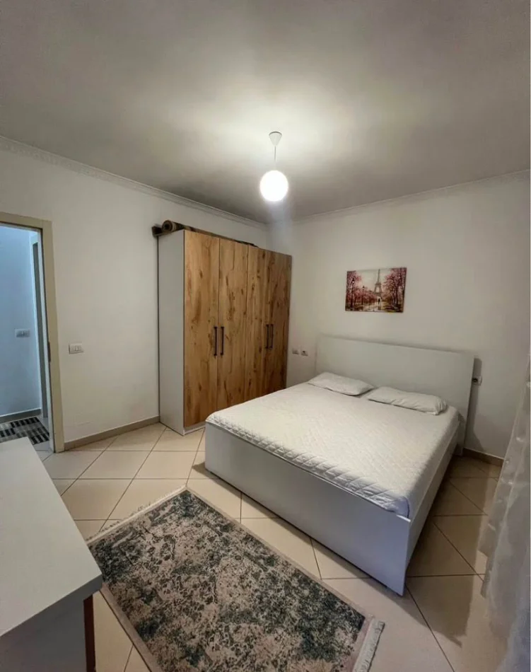 Tirane, jepet me qera apartament 2+1 Kati 2, 95 m² 550 € (RRUGA REXHEP PINARI)