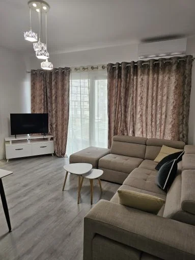 Tirane, jepet me qera apartament 2+1 Kati 3, 78 m² 700 € (5 Maji)