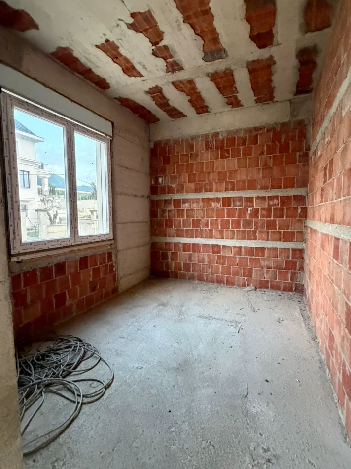 Tirane, shitet Vile 2 Katshe Kati 0, 650 m² 1.650.000 € (Teg)