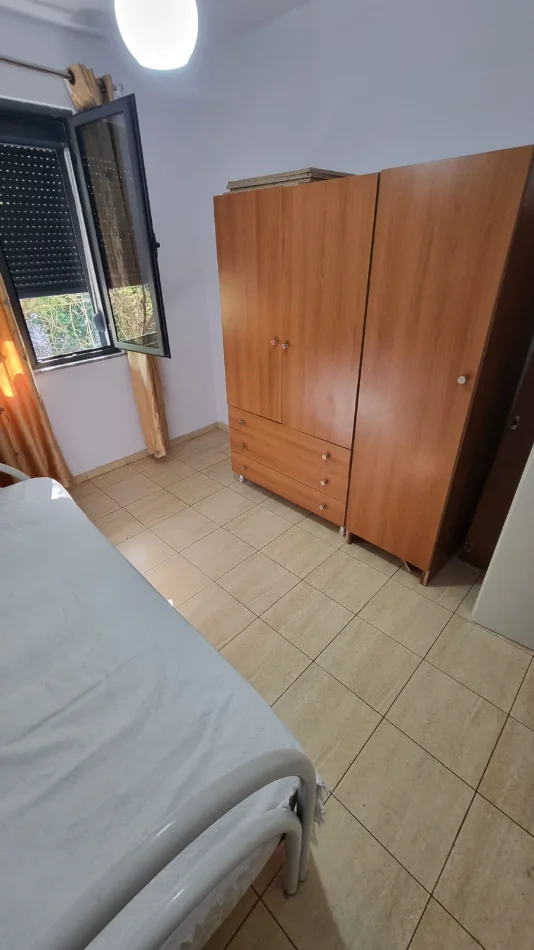 Jepet me Qera Apartament 2+1 tek Stacioni i Trenit dhe Prane Zogut Zi,  550 Eur