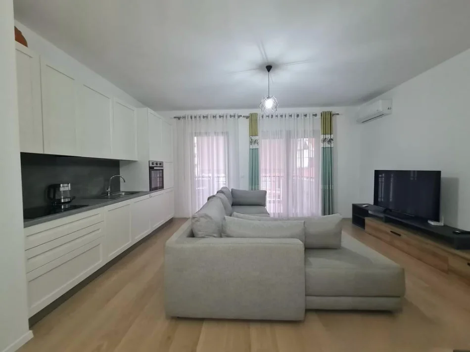 Tirane, jepet me qera apartament 1+1 Kati 3, 75 m² 750 € (Delijorgji)