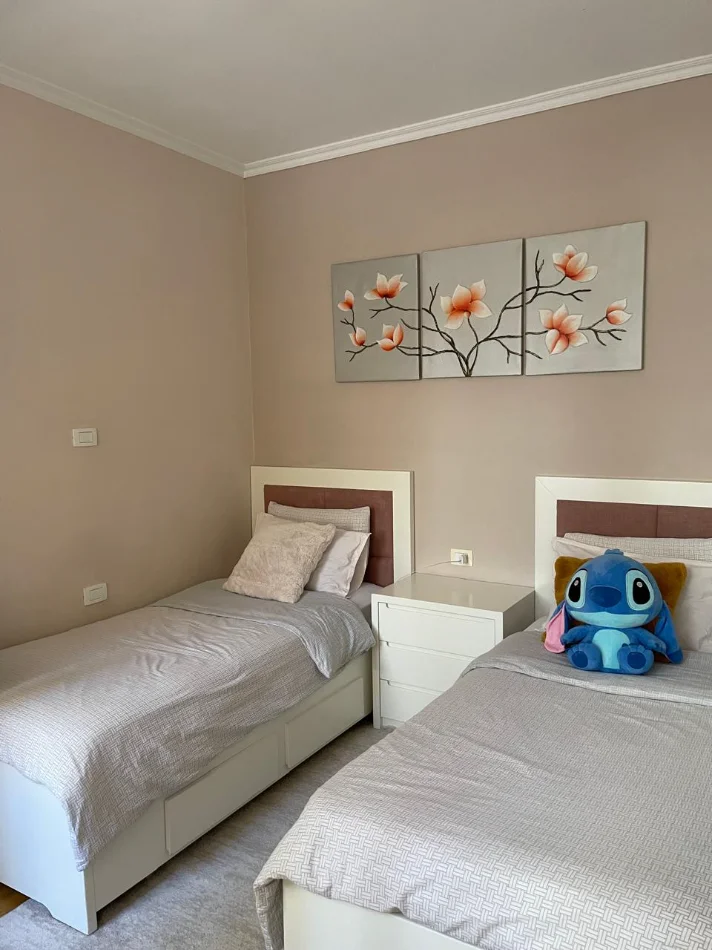 Tirane, shitet apartament 3+1+Ballkon Kati 1, 108 m² 300.000 € 
