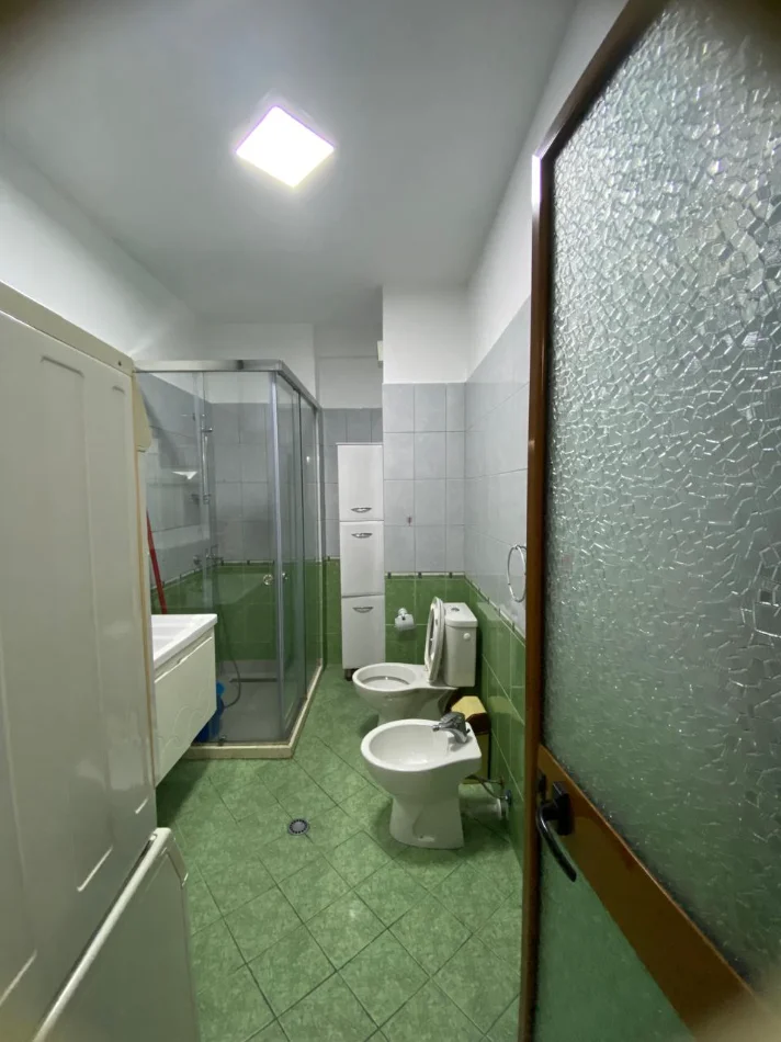 Tirane, jepet me qera apartament 2+1+Ballkon Kati 6, 100 m² 500 € (Astir)