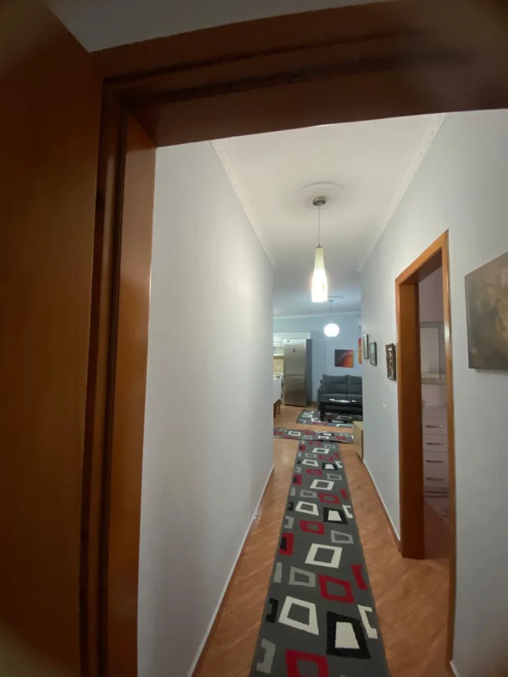 Tirane, jepet me qera apartament 2+1+Ballkon Kati 6, 100 m² 500 € (Astir)