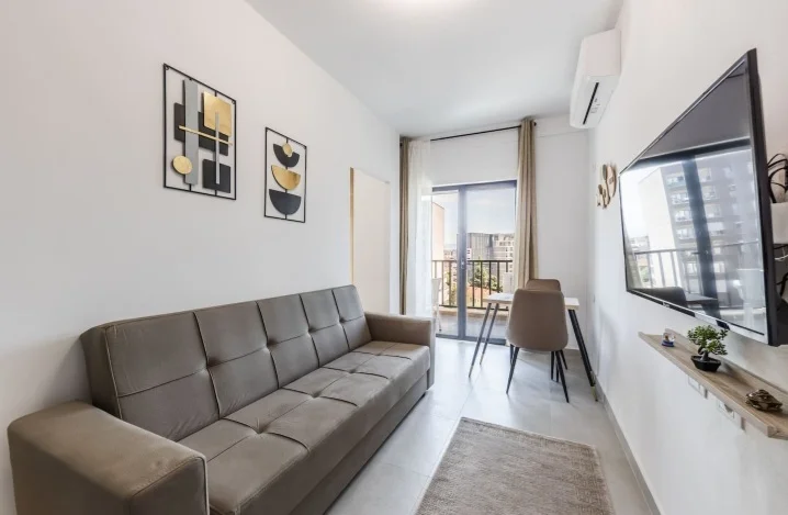 Tirane, jepet me qera apartament 1+1+Ballkon Kati 6, 50 m² 500 €
