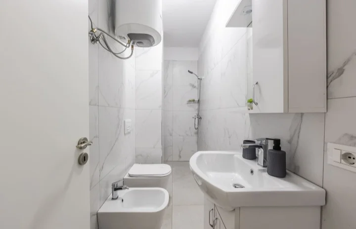 Tirane, jepet me qera apartament 1+1+Ballkon Kati 6, 50 m² 500 €