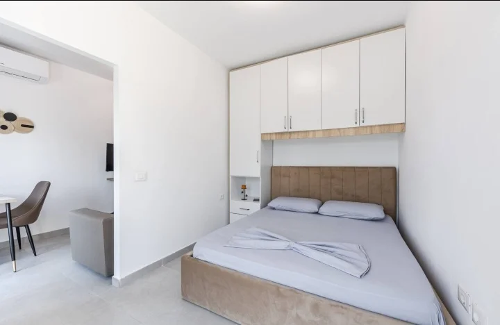 Tirane, jepet me qera apartament 1+1+Ballkon Kati 6, 50 m² 500 €