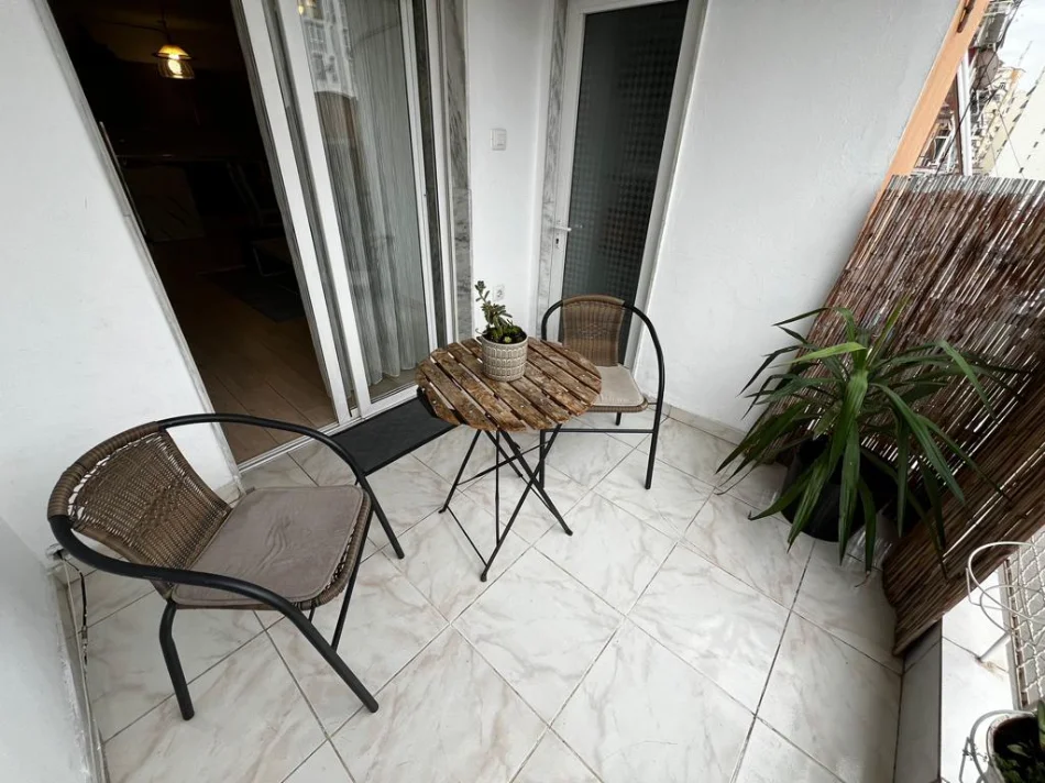 Tirane, jepet me qera apartament 2+1+Aneks+Ballkon Kati 4, 100 m² 899 €  Prane Kika 2 )