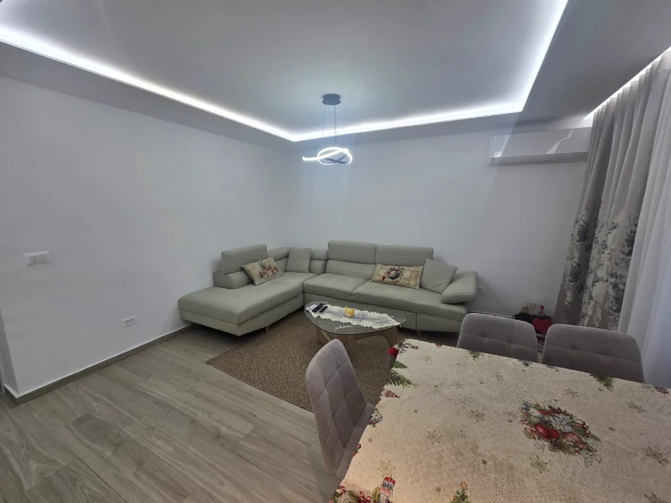 Tirane, shes apartament 2+1+Ballkon Kati 2, 78 m² 220.000 € (Brryli)