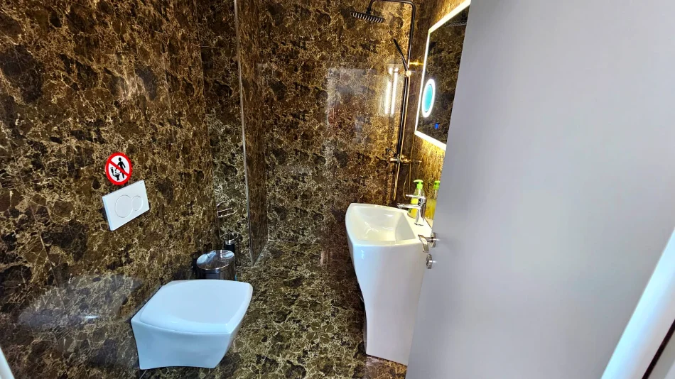 Tirane, jepet me qera apartament 4+1+Ballkon Kati 2, 110 m² 600 € (Bulevardi Zhan Dark)
