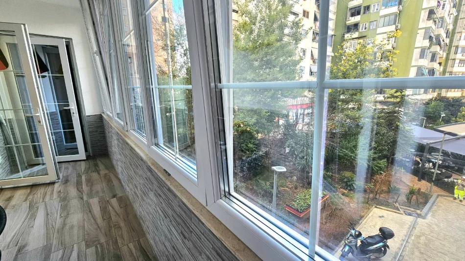 Tirane, jepet me qera aktivitet biznesi Kati 2, 110 m² 700 € (Rruga bulevardi Zhan D'Ark)