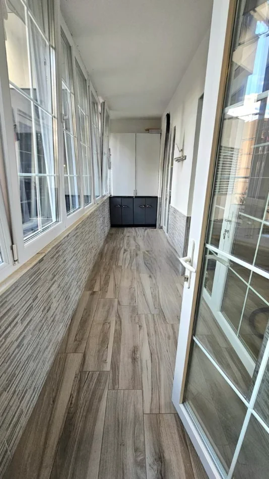 Tirane, jepet me qera aktivitet biznesi Kati 2, 110 m² 700 € (Rruga bulevardi Zhan D'Ark)