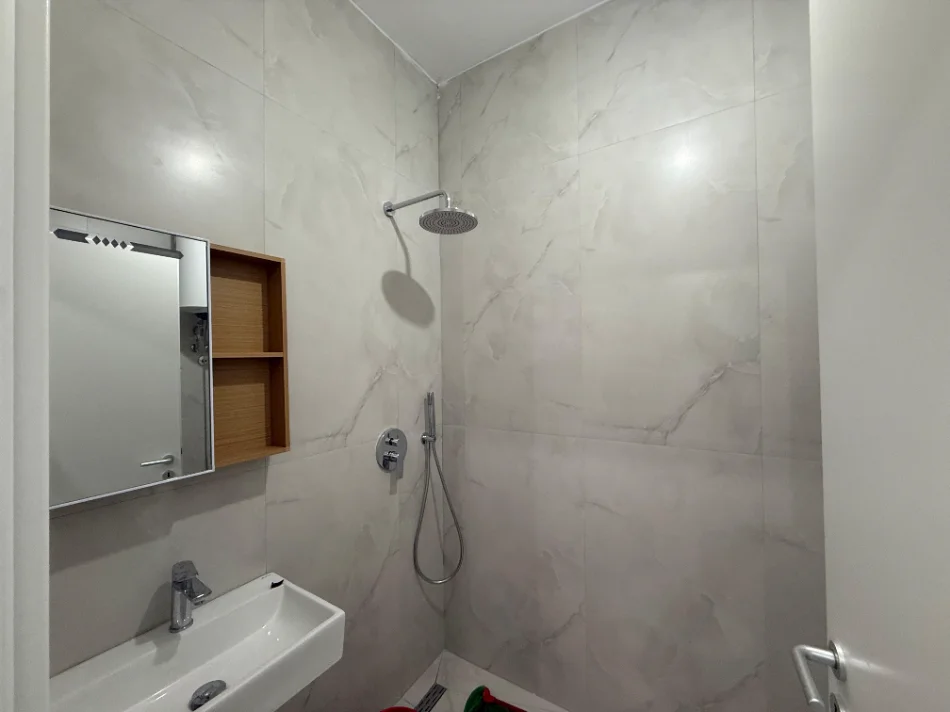 Tirane, jepet me qera apartament 1+1 Kati 2, 60 m² 400 € (Fresk Oxa)