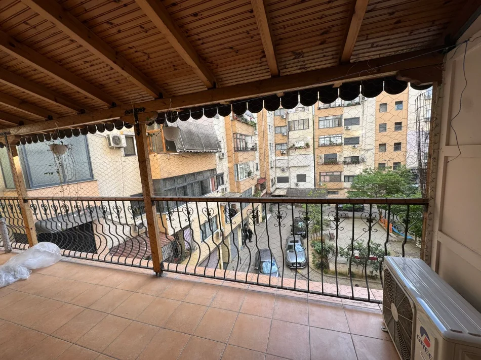 JEPET ME QIRA APARTAMENT 3+1+2 📍PRANE PALLATIT ME SHIGJETA  50.000  LEKE