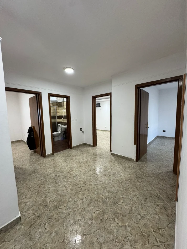 JEPET ME QIRA APARTAMENT 3+1+2 📍PRANE PALLATIT ME SHIGJETA  50.000  LEKE