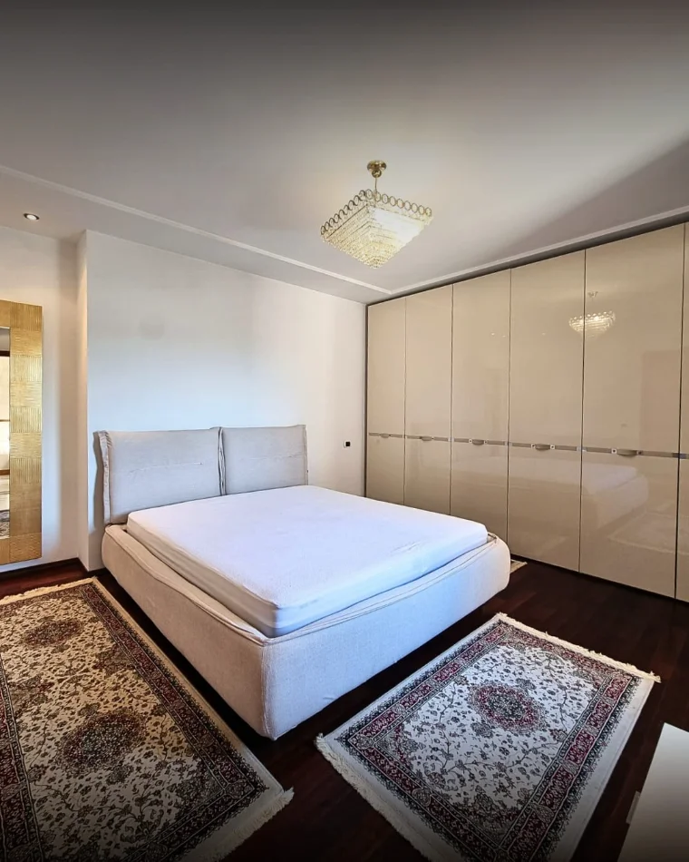 Tirane, jepet me qera apartament 4+1+Aneks+Ballkon , 350 m² 