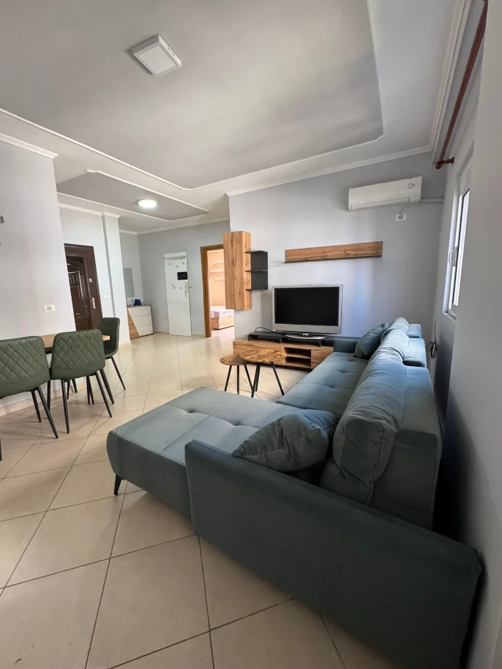 Tirane, jepet me qera Apartament 2+1 Kati 4, Cmimi 65.000 Lekë të Reja,(Pazari i Ri, Rruga Riza Cerova, Tiranë)