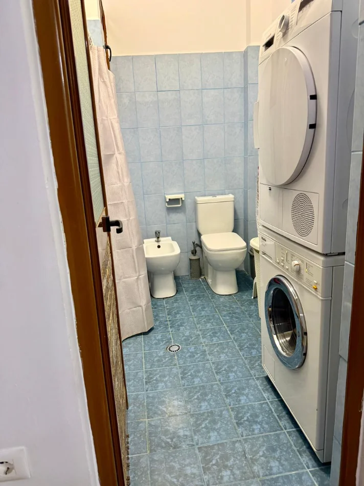 Tirane, shitet apartament 1+1 Kati 1, 56 m² 102.000 € (KOMBINAT)