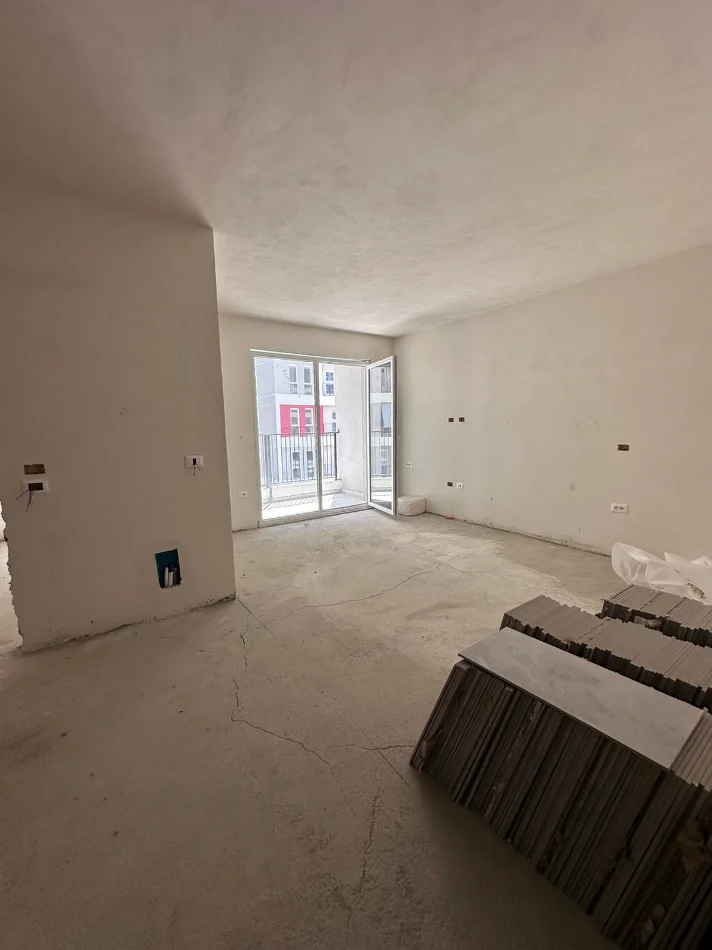 Tirane, shitet apartament 3+1+Aneks+Ballkon Kati 2, 112 m² 130.000 € 