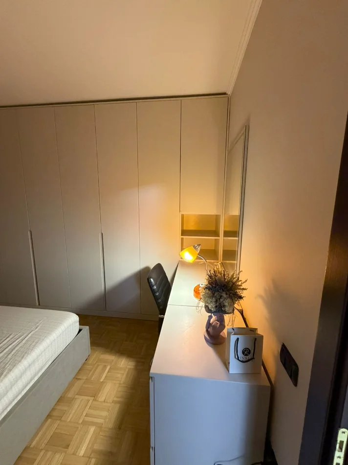 Tirane, jepet me qera apartament 2+1+Ballkon , 89 m² 900 € (Zef Jubani)