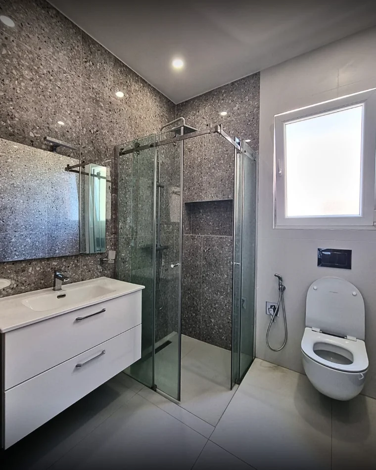 Tirane, jepet me qera zyre Kati 10, 120 m² 2.000 € 