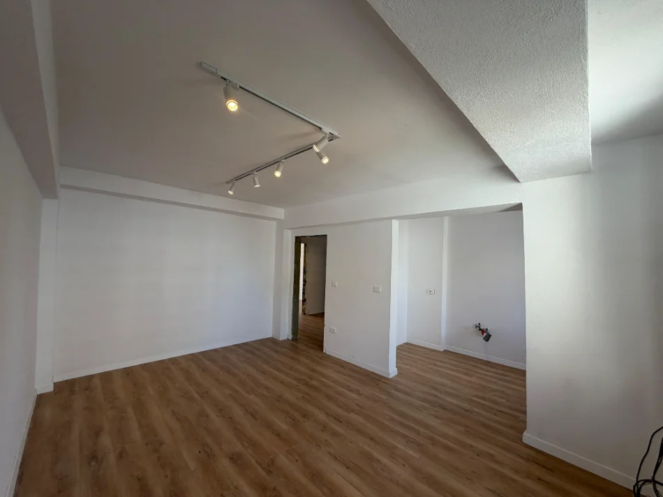 Durres, shitet apartament 2+1 Kati 5, 90 m² 103.000 € (Ish Rajoni i Policis)
