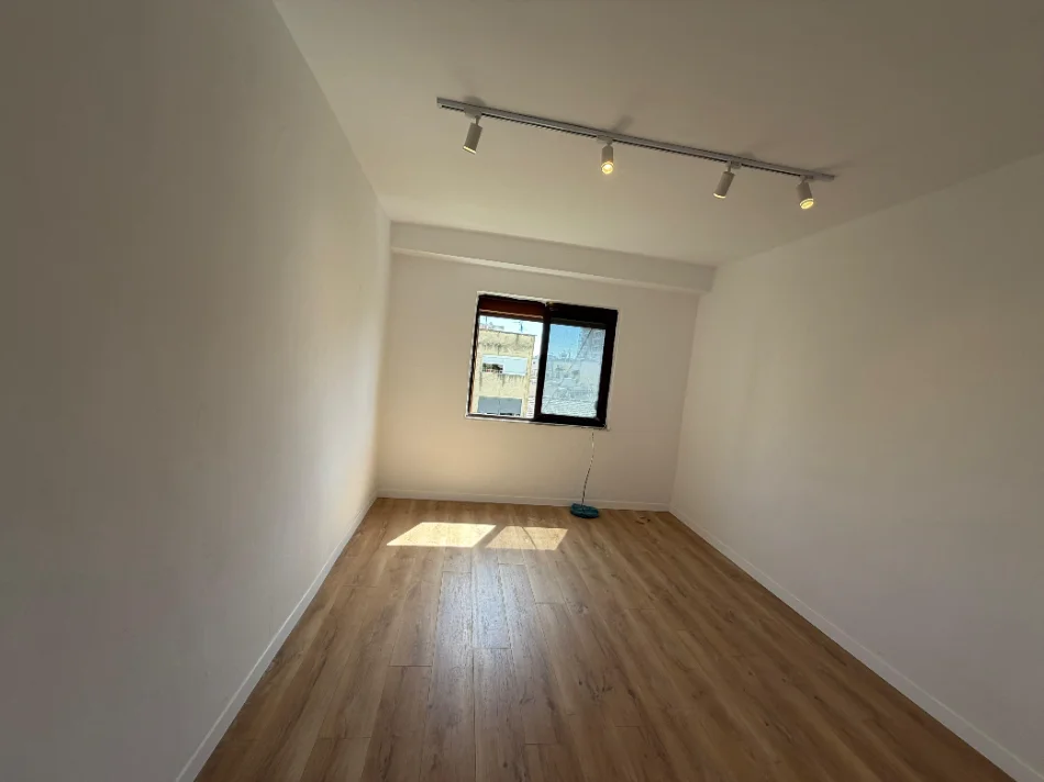 Durres, shitet apartament 2+1 Kati 5, 90 m² 103.000 € (Ish Rajoni i Policis)