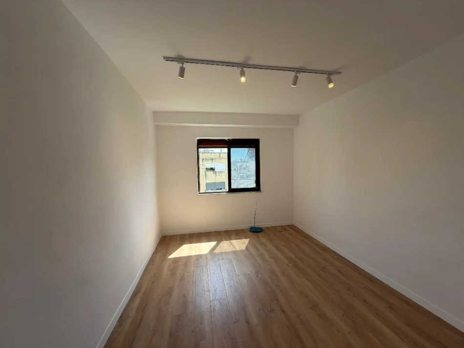 Durres, shitet apartament 2+1 Kati 5, 90 m² 103.000 € (Ish Rajoni i Policis)