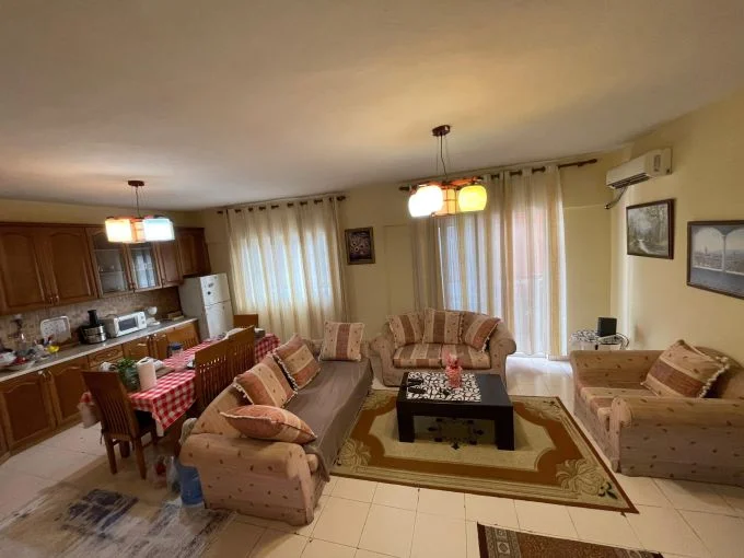 Tirane, jepet me qera apartament 2+1+Ballkon Kati 5, 96 m² 700 € (komuna e parisit)
