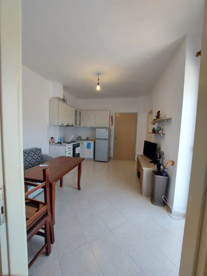 Vlore, jepet me qera apartament 1+1 Kati 2, 263 € 