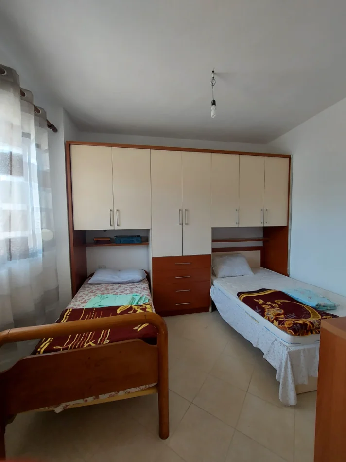 Vlore, jepet me qera apartament 1+1 Kati 2, 263 € 