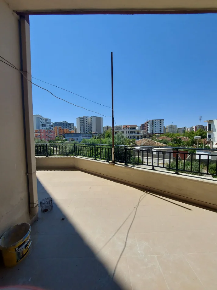 Vlore, jepet me qera apartament 1+1 Kati 2, 263 € 