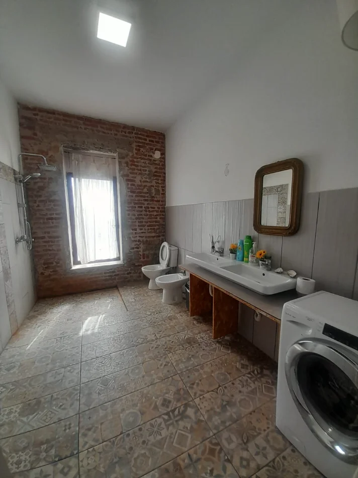 Tirane, jepet me qera Garsioner ,Mobiluar,Kati 3, 40m² ,Çmimi 500 E,  tek  Rruga DURRESIT, Tirane