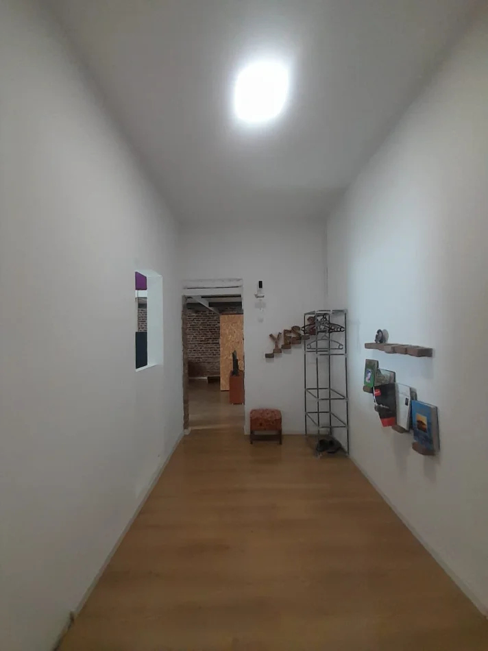 Tirane, jepet me qera Garsioner ,Mobiluar,Kati 3, 40m² ,Çmimi 500 E,  tek  Rruga DURRESIT, Tirane