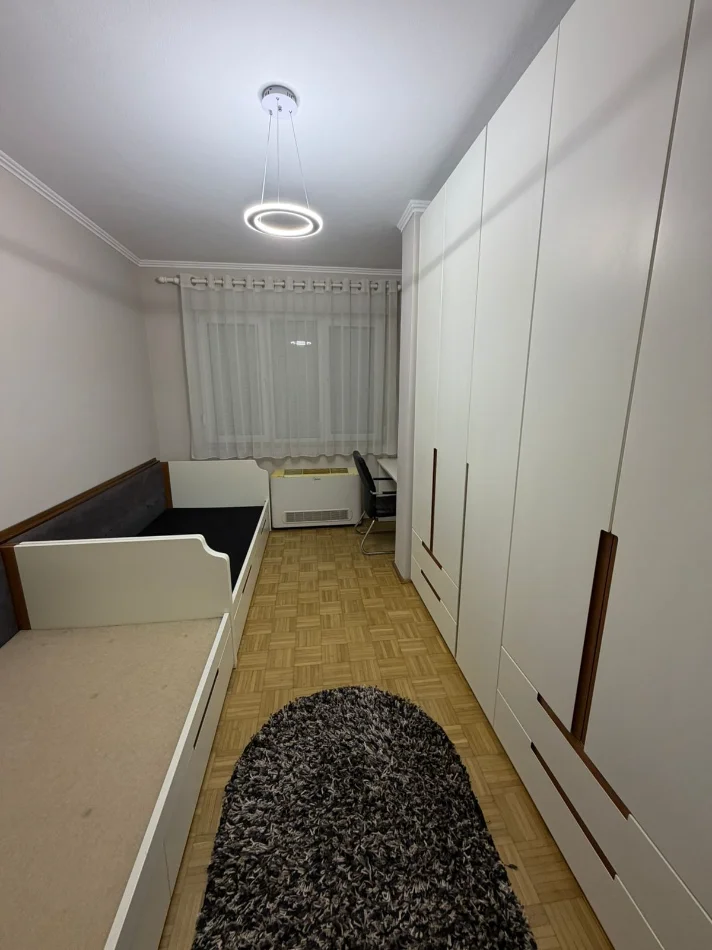 Tirane, jepet me qera apartament 2+1+Ballkon , 89 m² 900 € (Zef Jubani)