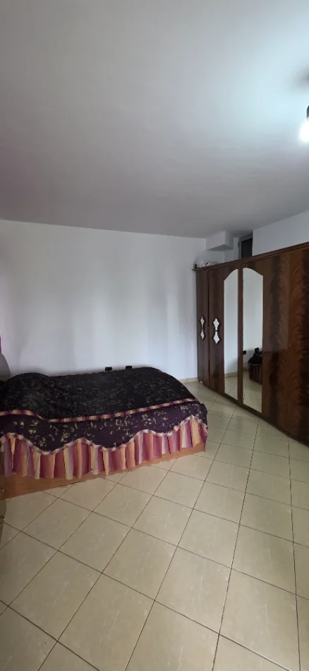 Tirane, jepet me qera apartament 2+1+Aneks+Ballkon Kati 1, 78 m² 500 € (Pallati me Shigjeta)