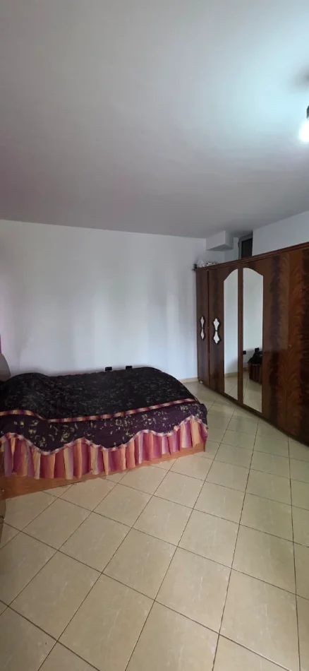 Tirane, jepet me qera apartament 2+1+Aneks+Ballkon Kati 1, 78 m² 500 € (Pallati me Shigjeta)