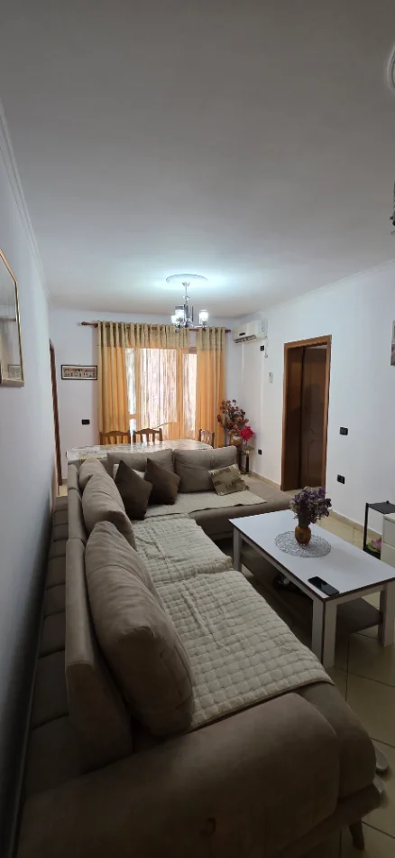 Tirane, jepet me qera apartament 2+1+Aneks+Ballkon Kati 1, 78 m² 500 € (Pallati me Shigjeta)