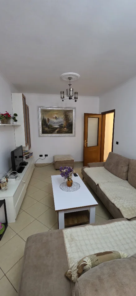Tirane, jepet me qera apartament 2+1+Aneks+Ballkon Kati 1, 78 m² 500 € (Pallati me Shigjeta)