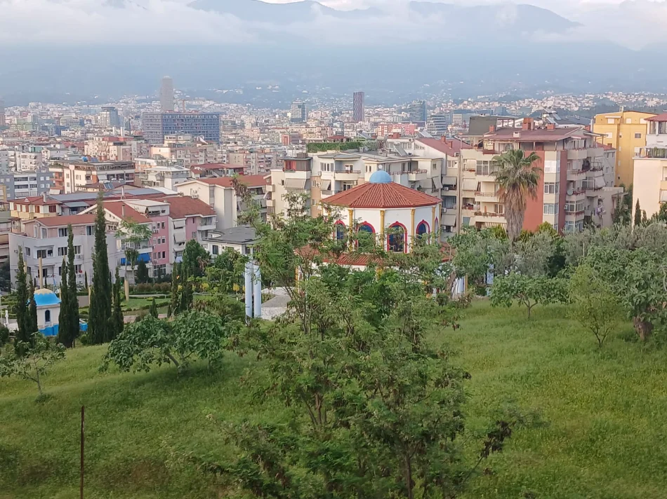 Tirane, shitet apartament 1+1+Ballkon Kati 6, 70 m² 145.000 € (KOMPLEKSI LEONORE)