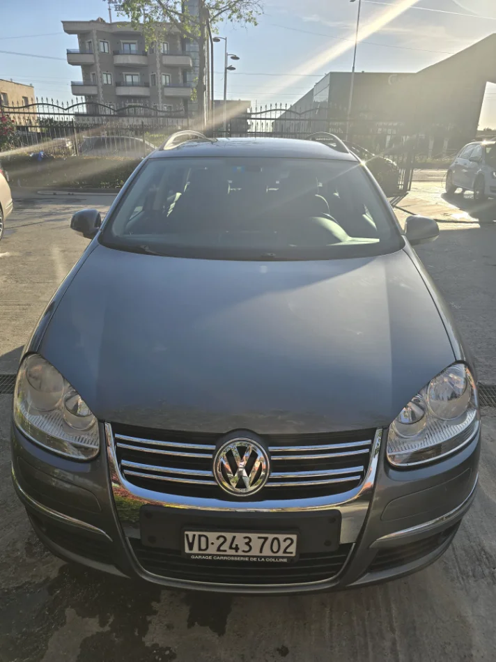 Fier, shes makine me portobagazh Volkswagen variant 1.9 d, sapo ardhur nga Zvicra me dogane Nafte, gri metalizato manuale Klima 216.000 km 5.200 €