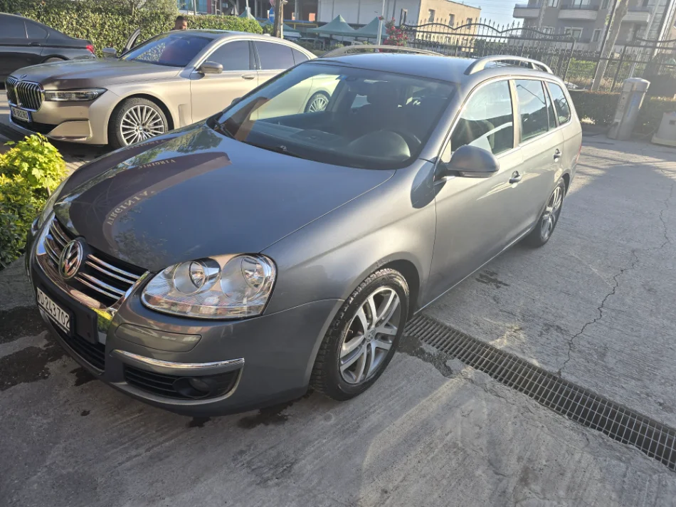 Fier, shes makine me portobagazh Volkswagen variant 1.9 d, sapo ardhur nga Zvicra me dogane Nafte, gri metalizato manuale Klima 216.000 km 5.200 €