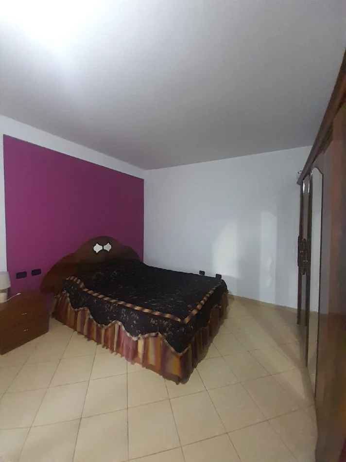 Tirane, jepet me qera Apartament 2+1 Kati 2, Çmimi 45.000 Lekë të Reja, Pranë Pallatit me Shigjeta, Tiranë
