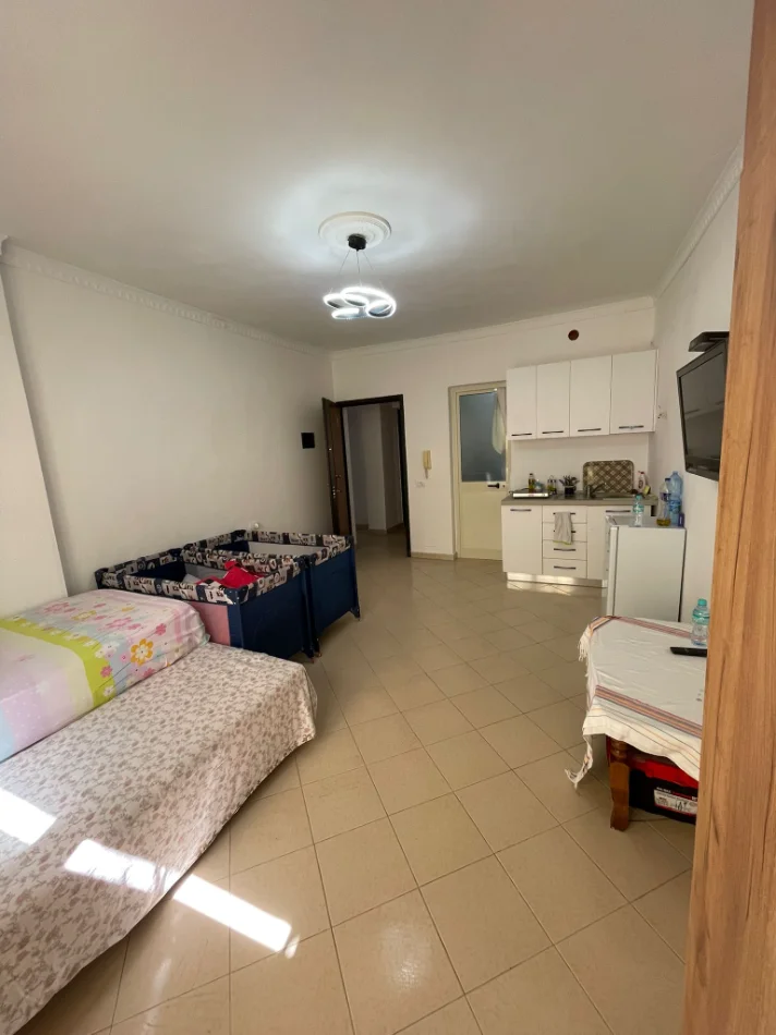 Durres, shitet nga Pronari, pa-komision garsonier Kati 2, 34 m² 49.000 € (majesticu ( koloseu))