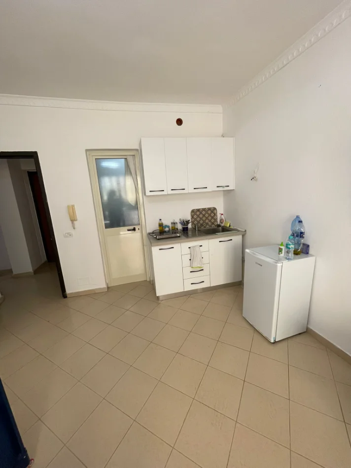 Durres, shitet nga Pronari, pa-komision garsonier Kati 2, 34 m² 49.000 € (majesticu ( koloseu))
